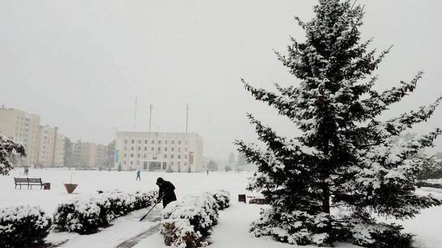 Засніжена Україна в чарівних знімках- фото 290309