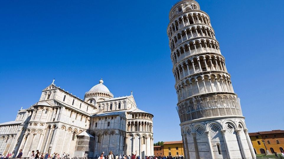 Учені заявили, що Пізанська вежа почала випрямлятися