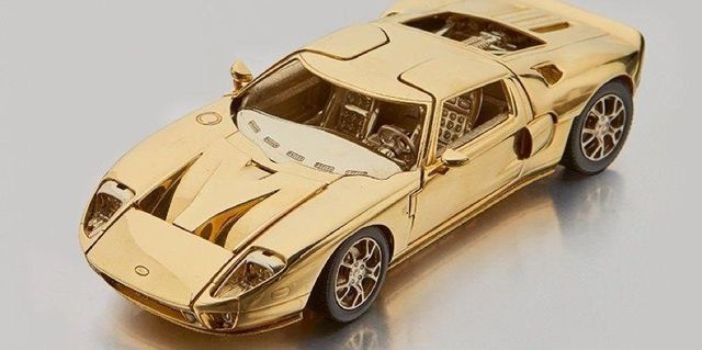 Копію Ford GT з золота виставлять на торги - фото 290657