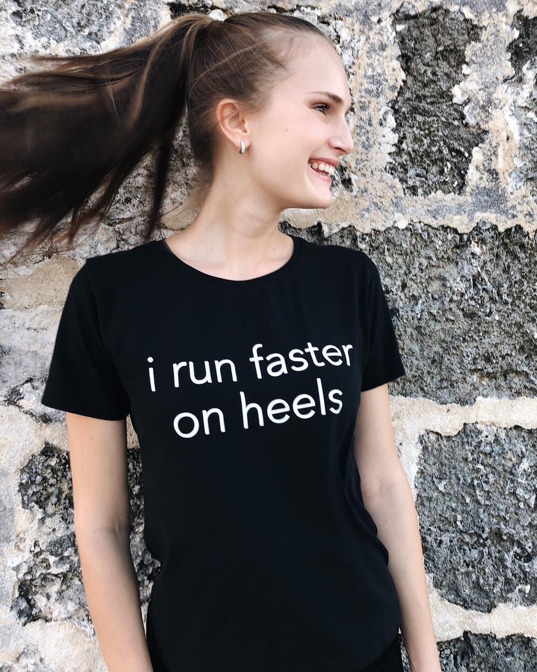 Ідеальна Алла Костромічова потішила фото у купальнику