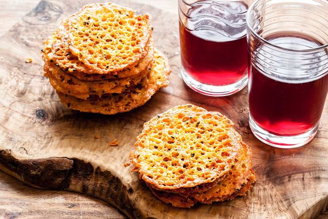 Домашні сирні чіпси - фото 291111