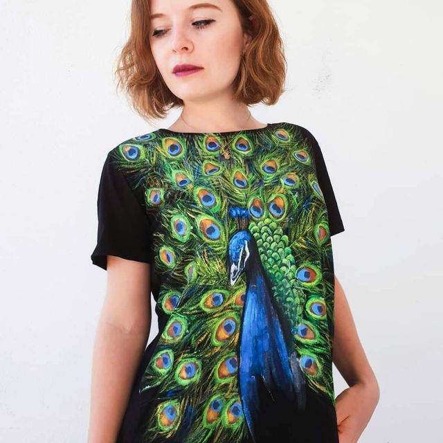 Художниця перетворює звичайний одяг на шедеври - фото 291141