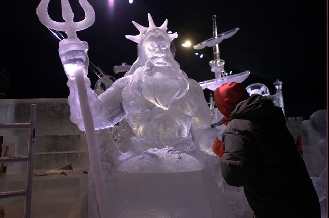 У Брюгге відкрилася виставка льодяних скульптур: яскраві фото - фото 291232