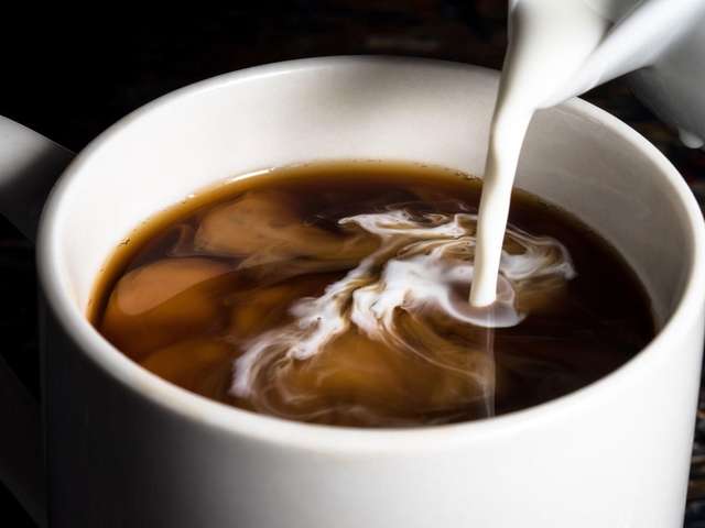Зловживання кавою негативно впливає на шлунок - фото 291248