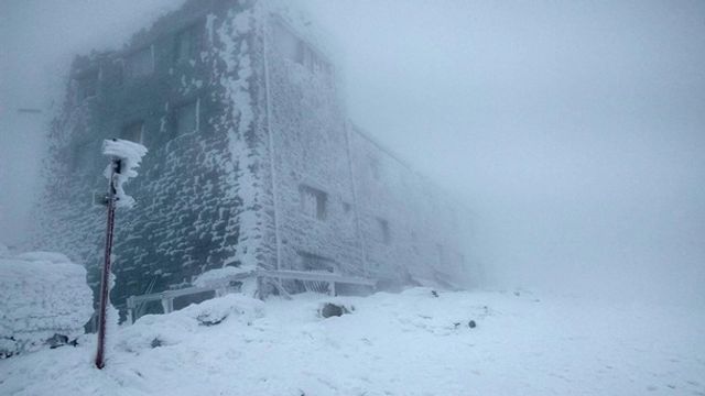 Карпати засипало снігом: фото і відео- фото 291585