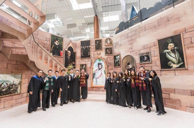 Аеропорт в Сінгапурі перетворили на всесвіт Гаррі Поттера - фото 291658