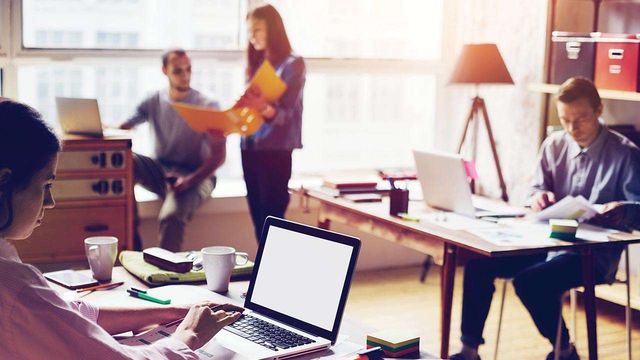 Зловживання роботою негативно впливає на ваше здоров'я - фото 291902