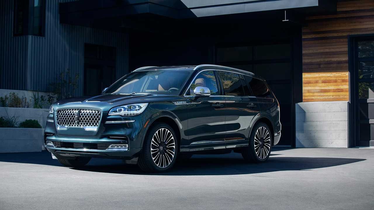 Новий Lincoln Aviator: гібридний двигун і керування зі смартфона