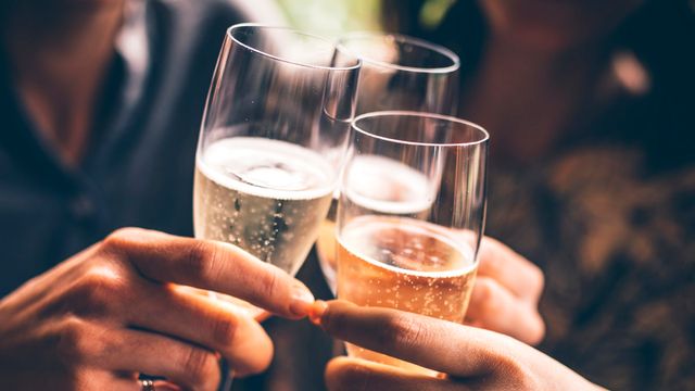 Відмова від алкоголю посприяє зниженню ваги - фото 292113