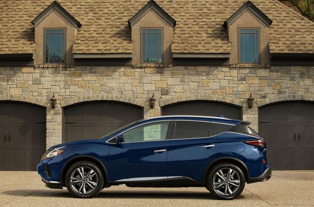 Nissan удосконалив свій популярний кросовер Murano - фото 292243