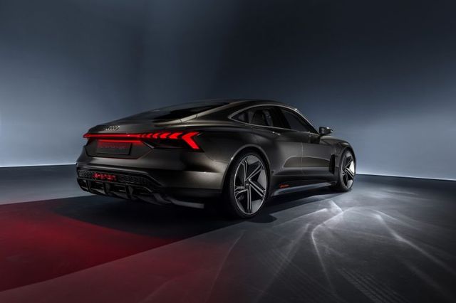 Audi представила конкурента Tesla Model S - фото 292269