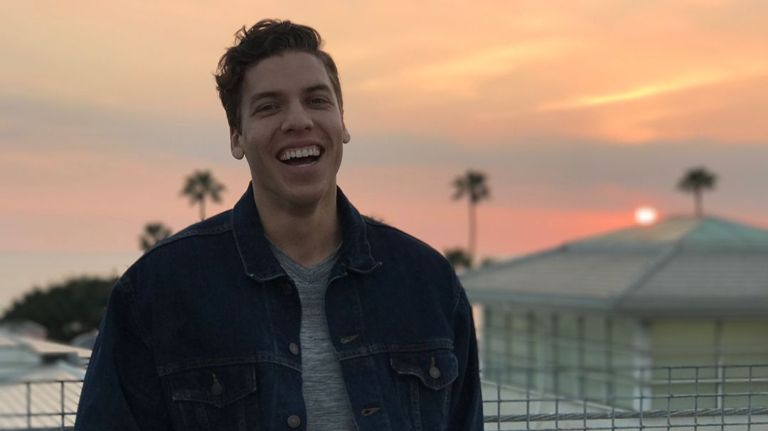 Позашлюбний син Арнольда Шварценегера показав мускулисте тіло