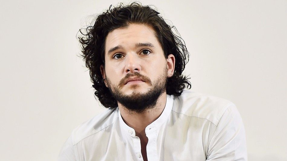 Не впізнаєте: зірка Гри престолів збрив бороду