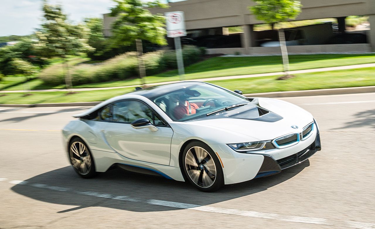 Гібрид BMW i8 став патрульною машиною