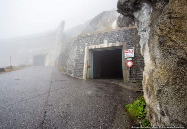 Велика гребля в альпійських горах зачарувала мережу - фото 288460