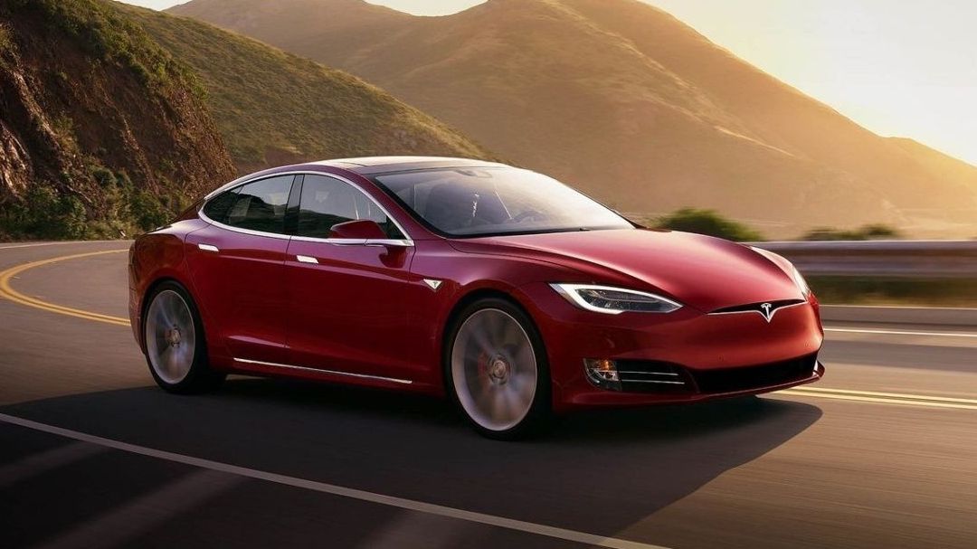 Тюнери перетворили Tesla на авто для Супермена