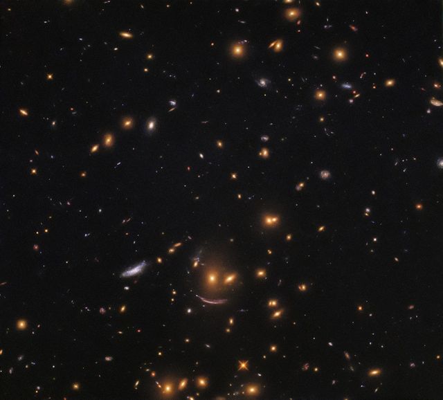 Ефект гравітаційного лінзування - фото 287196