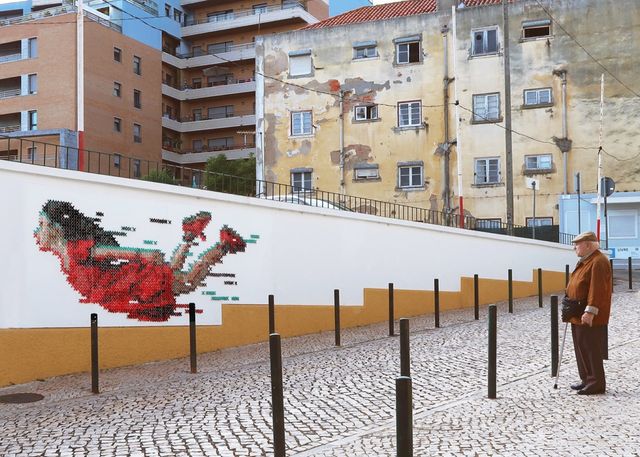 Вишивка на стіні португальського міста - фото 287041