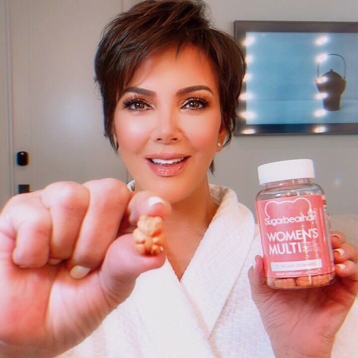 Мама Кім Кардашян здивувала золотим образом на Хелловін