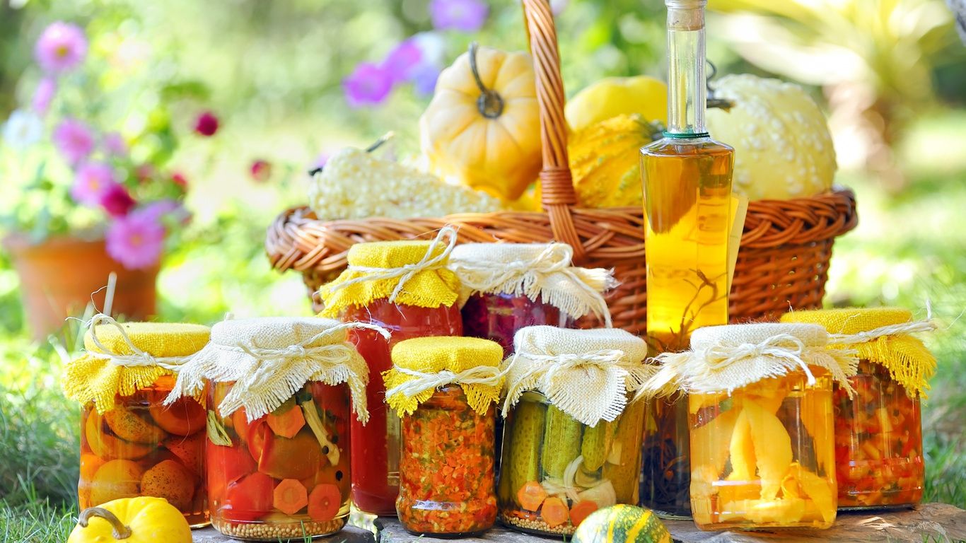 Лікарі розповіли, чи корисно їсти консервовані продукти