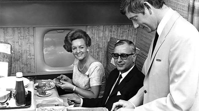 Як були влаштовані пасажирські літаки у минулому