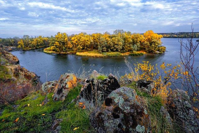 Мальовнича природа Хортиці в яскравих пейзажах - фото 287880