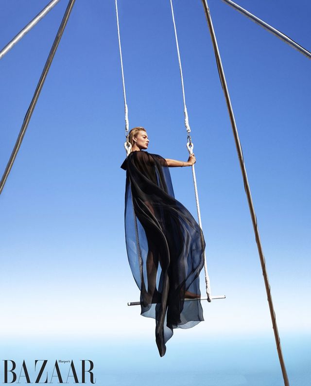 Марго Роббі прикрасила обкладинку грудневого номера - фото 289400