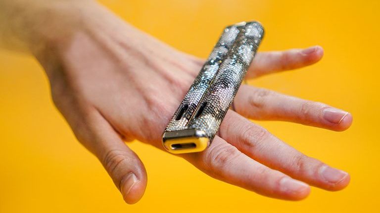 Як виглядає вейп за 100 тисяч доларів