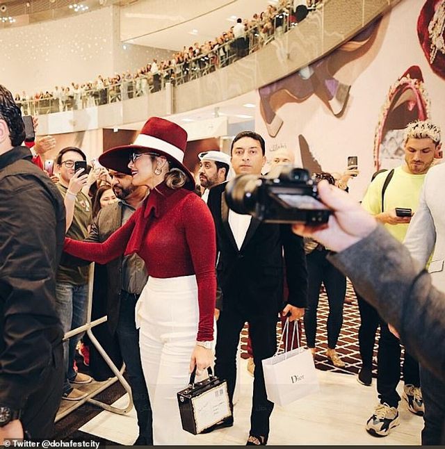 Джей Ло на відкритті торгового комплексу Doha Festival City Mall - фото 289043