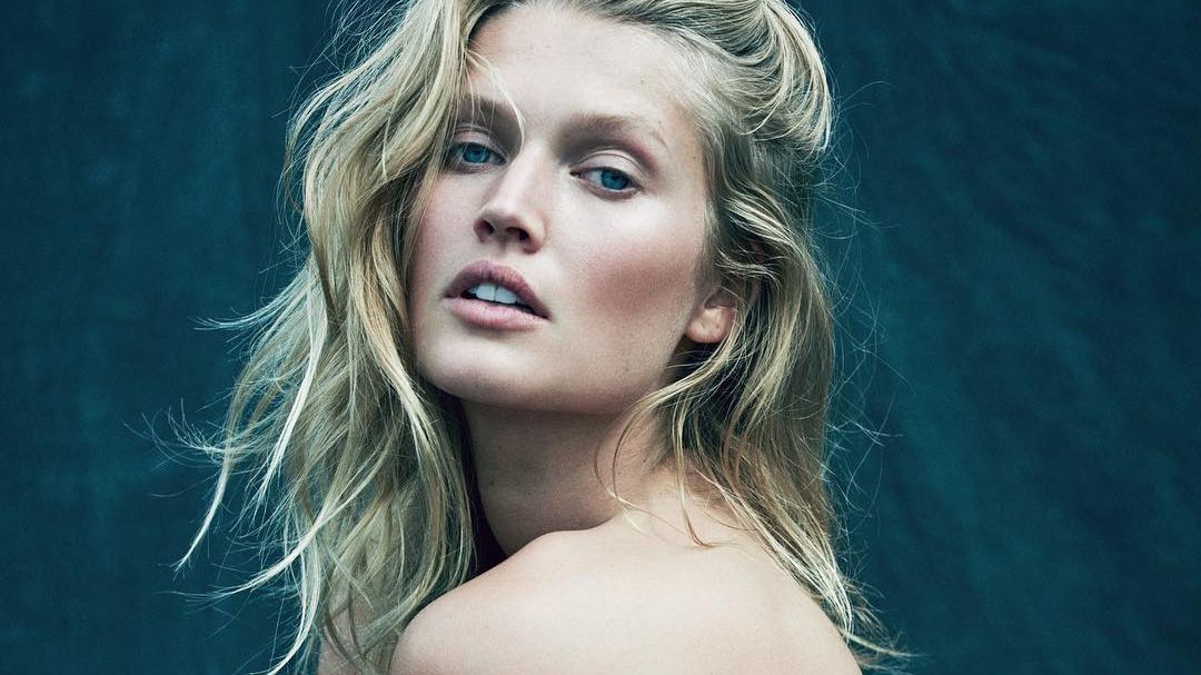 Колишня дівчина Леонардо Ді Капріо оголилася для глянцю (18+)