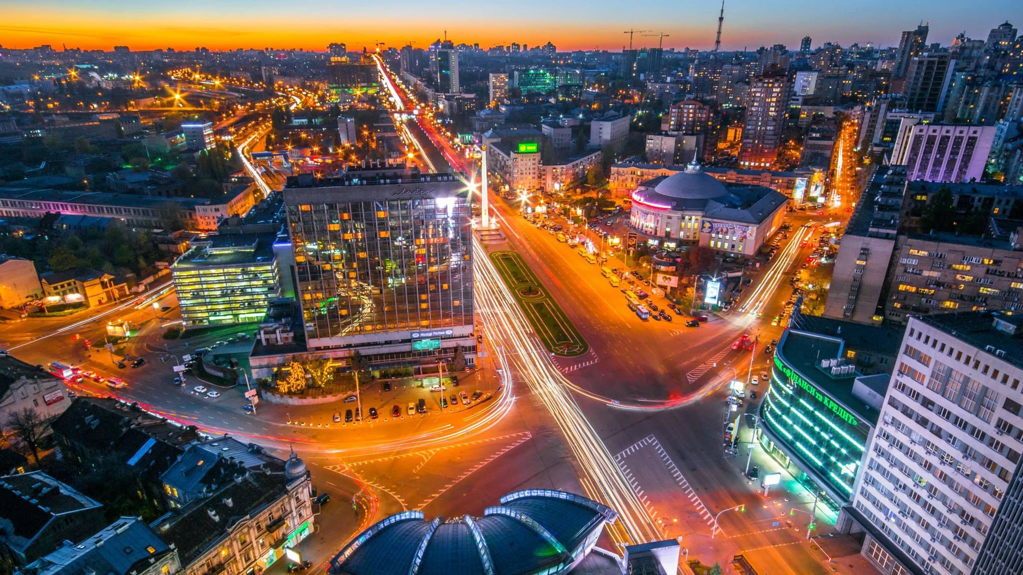 Київську площу Перемоги показали з висоти пташиного польоту