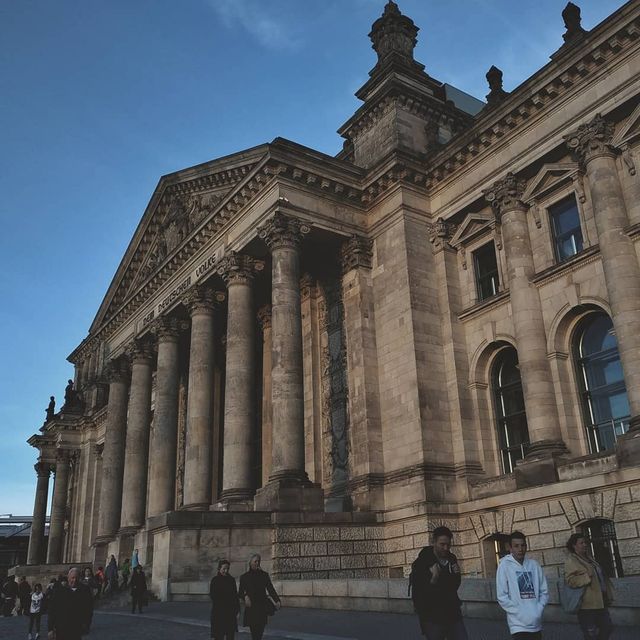 Щоб зайти до Рейхстагу потрібно заздалегідь зареєструватися - фото 287426