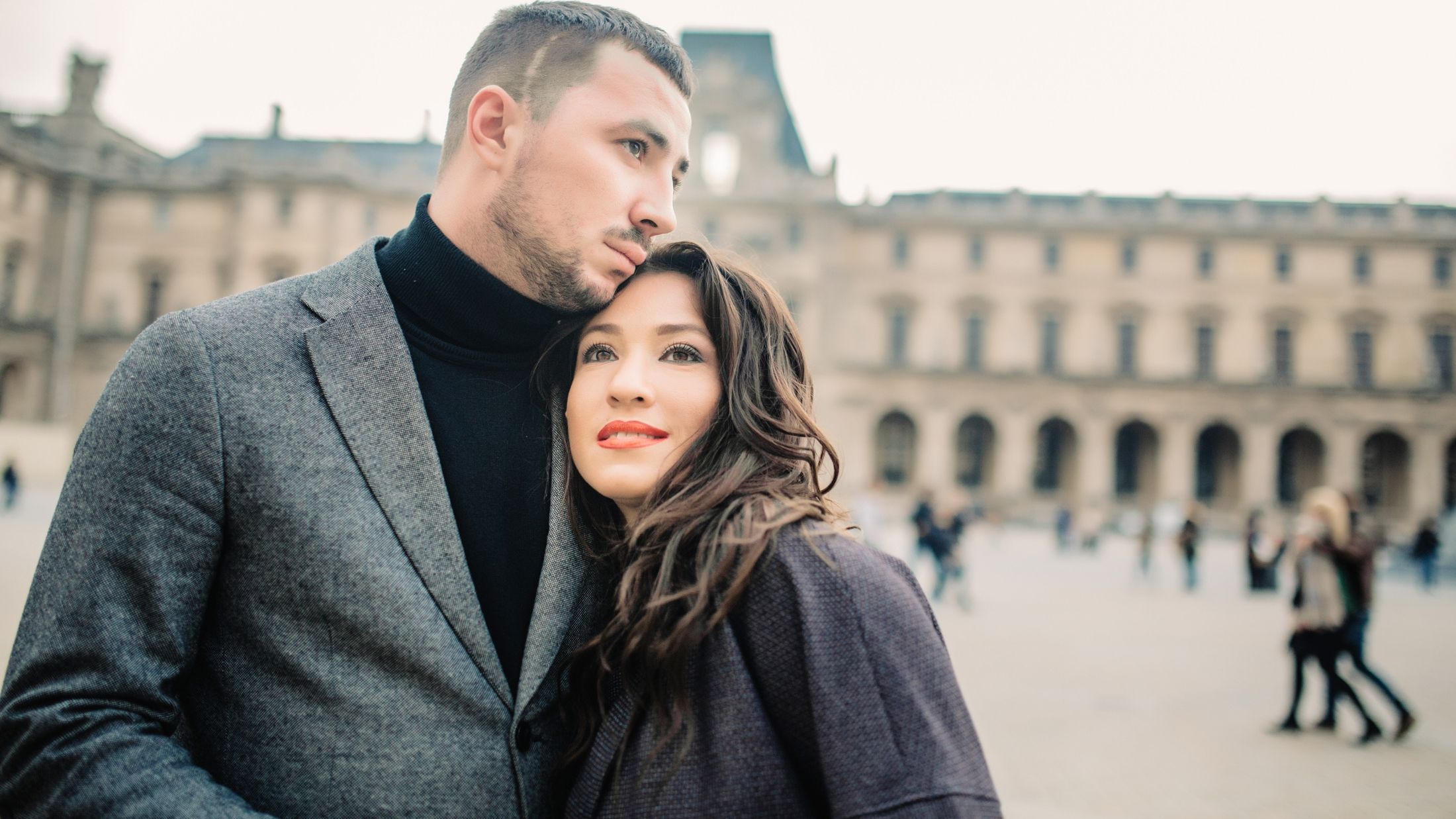 Наталка Карпа – В обіймах: слухайте новий осінній хіт (текст пісні)