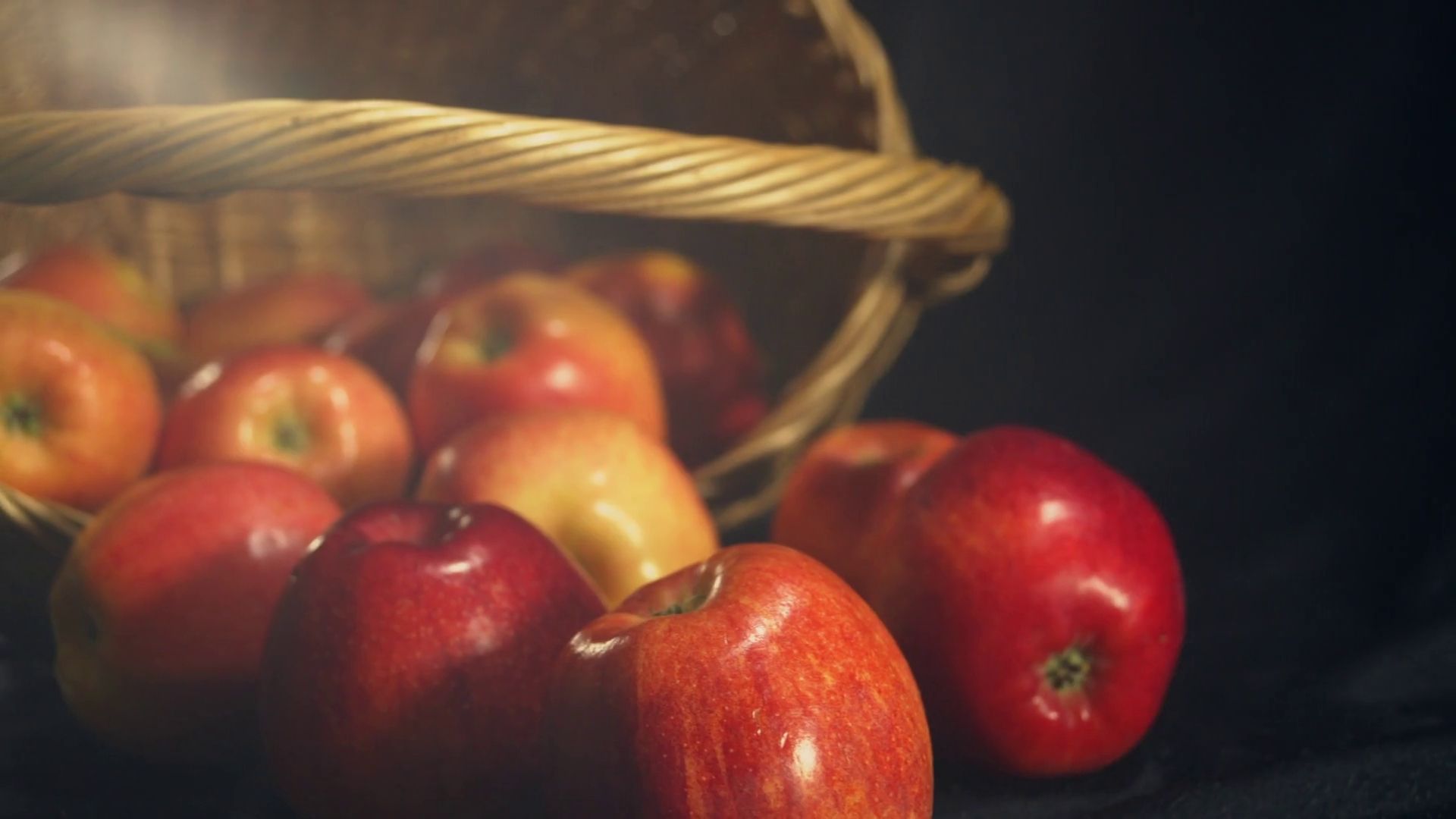 Особливо корисно вживати яблука взимку - фото 1