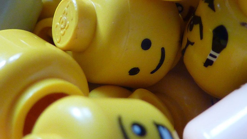 Лікарі проковтнули конструктор LEGO заради експерименту