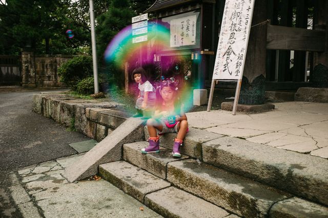 Незвичайні моменти щоденного життя в Японії: яскраві фото - фото 292815