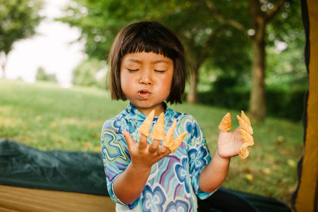 Незвичайні моменти щоденного життя в Японії: яскраві фото - фото 292822