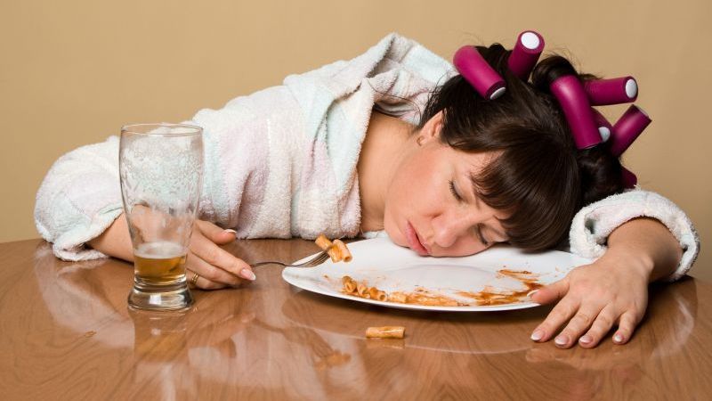 Названі звичайні продукти, які викликають сонливість