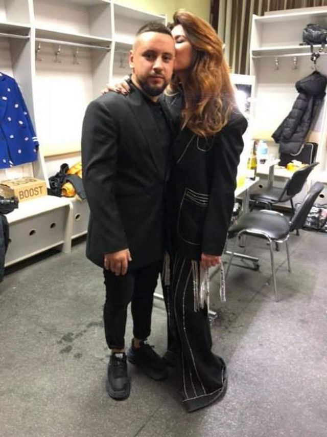 MONATIK потішив фанатів ніжними фото з дружиною- фото 293015