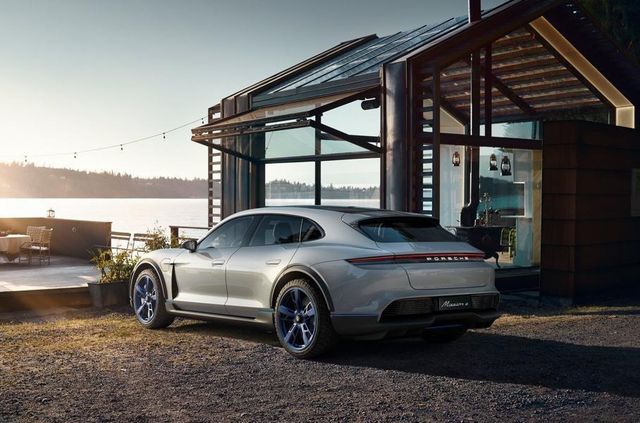 Porsche Cross Turismo проходить віртуальне тестування - фото 293036