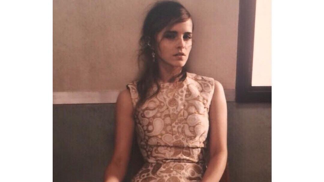 Особливо у сукнях з оголеною спиною Емма просто чарівна - фото 1