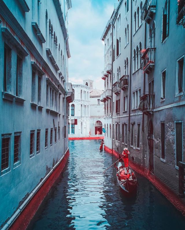 Італієць показує світ у нетипових кольорах: вражаючі фото - фото 293451