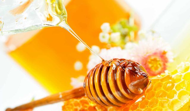 Мед – хороший засіб для швидкої допомоги втомленим очам- фото 293624