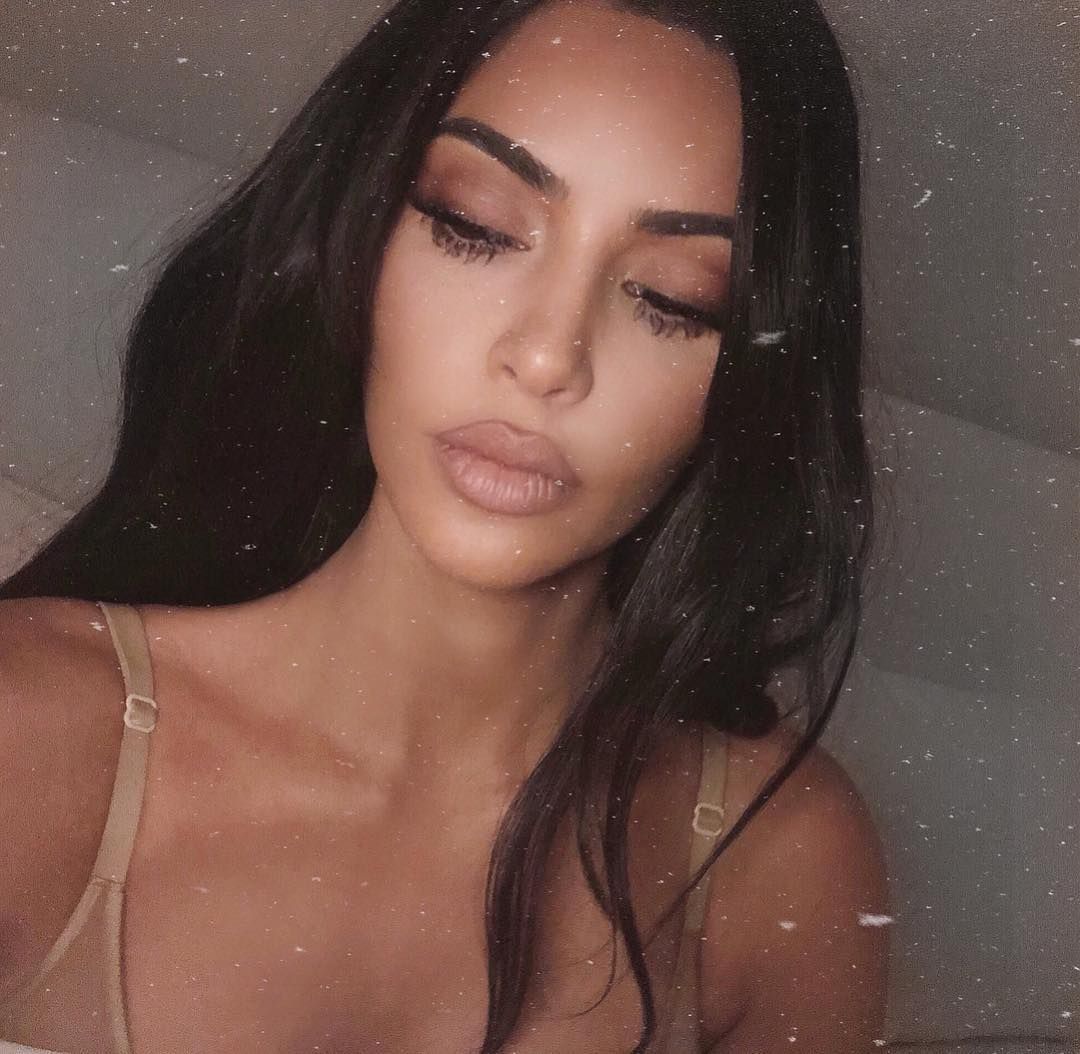 Невдале фото Кім Кардашян обговорюють в мережі - фото 1