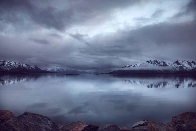 Так виглядає Норвегія за полярним колом: атмосферні знімки - фото 293947