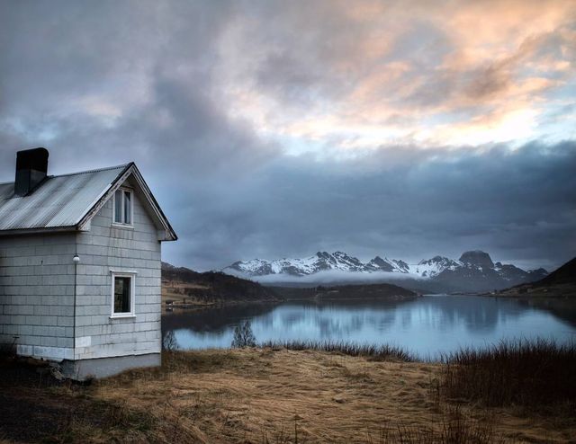 Так виглядає Норвегія за полярним колом: атмосферні знімки - фото 293952