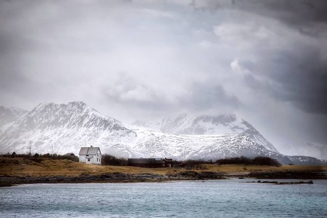 Так виглядає Норвегія за полярним колом: атмосферні знімки - фото 293957