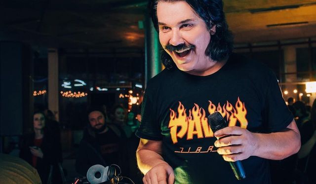 Зібров розповів, за яку суму готовий збрити вуса - фото 294165