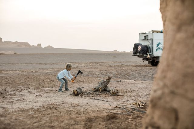 Родина все продала і відправилась у мандри світом: яскраві фото - фото 294340