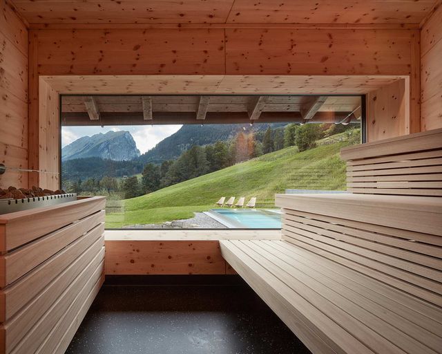 Архітектори створили дім для відпочинку біля Альп: яскраві фото - фото 294534